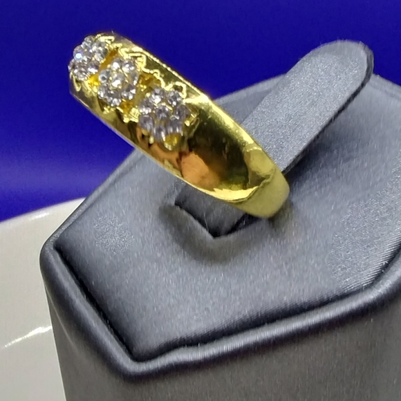 Gold Tone Men's Wedding Style Ring - Picture 5 of 7